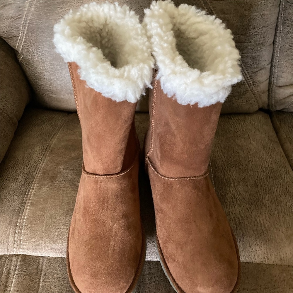 Brand new fur lined boots